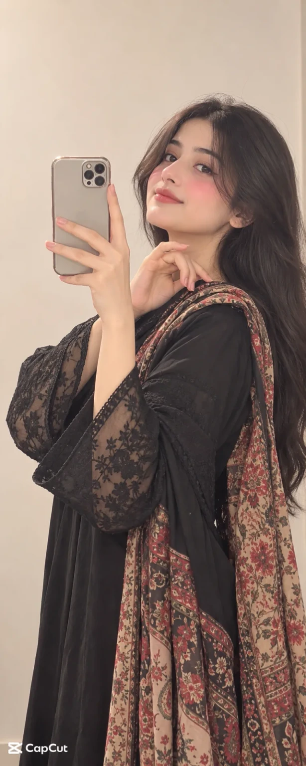 📱✨ Aesthetic Mirror Selfie – Soft Beauty Filter, Warm Pastel Tones &amp; Casual Style
